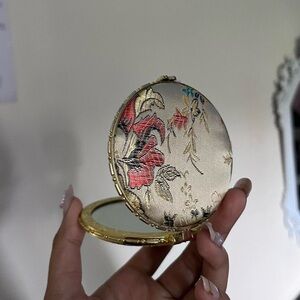 Ornamented Chinese Compact Mirror